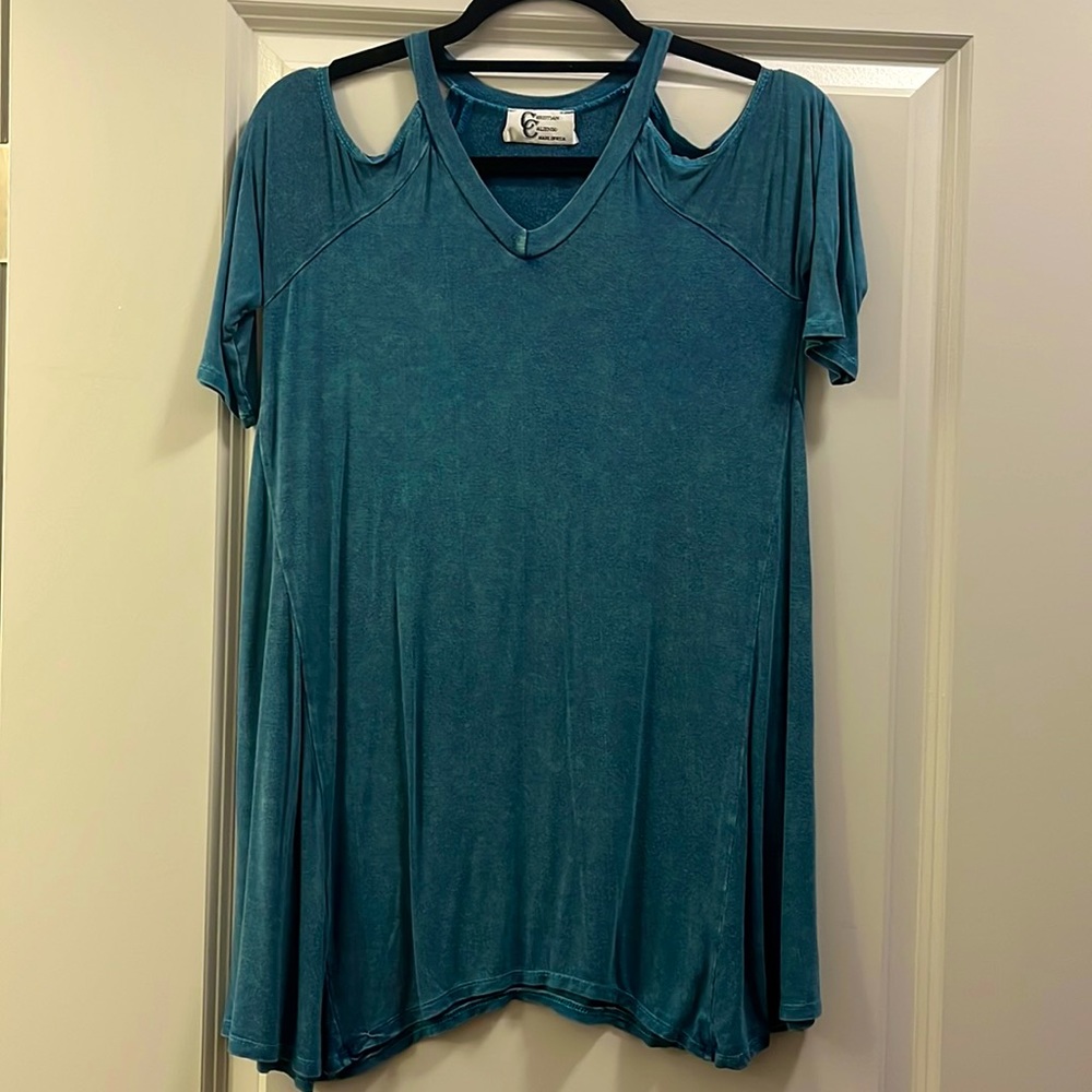 Flowy Cut Out Top